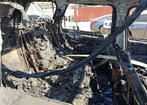 2023 Land Rover Range Rover P400 Se z USA, uszkodzony, nr VIN SALKP9FU0PA034004